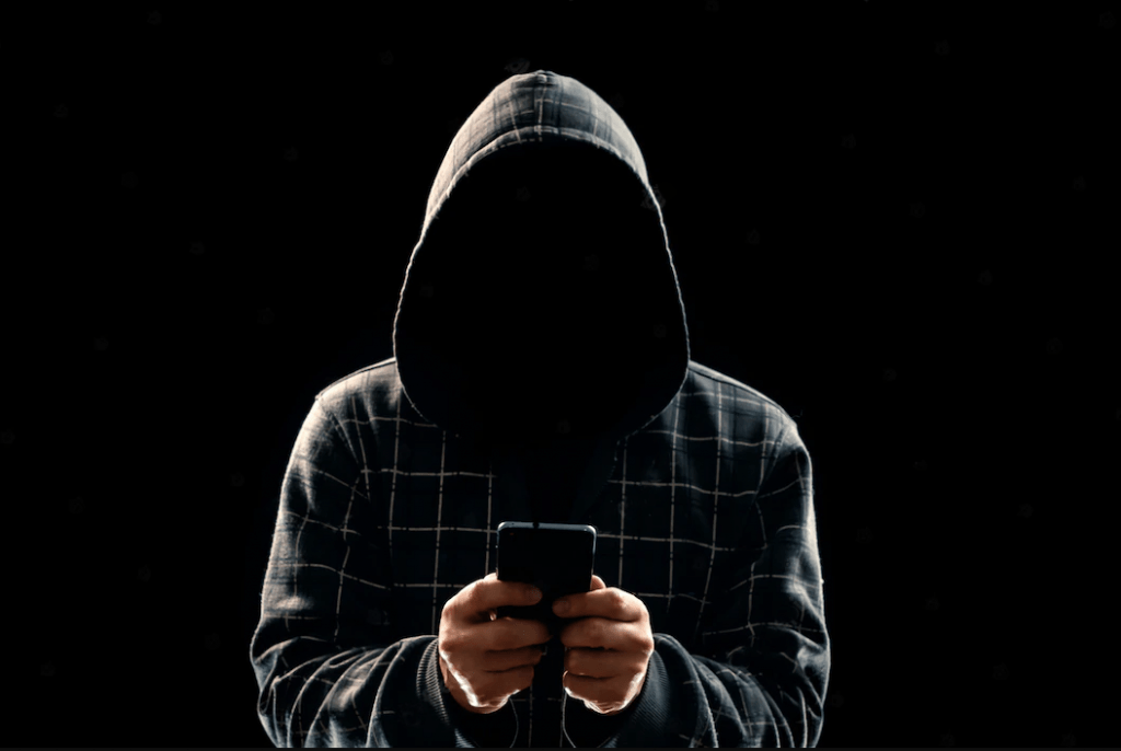 Precauciones con el prefijo +44: ¿Cómo evitar estafas?