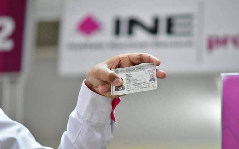 ¿Cuáles son los pasos para cambiar la firma del INE?